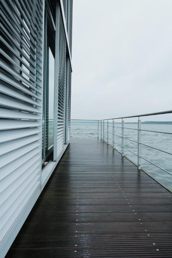 Schwimmendes Ferienhaus Silent Elsterheide Экстерьер фото