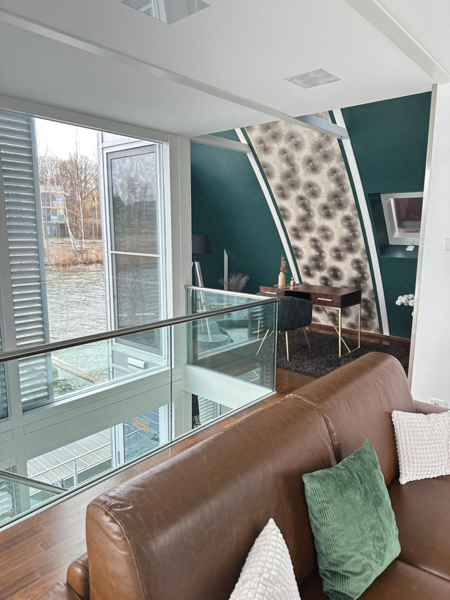 Schwimmendes Ferienhaus Silent Elsterheide Экстерьер фото